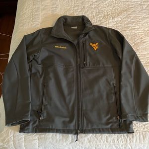 Men’s Large Columbia medium weight jacket  w/West Virginia logo on front